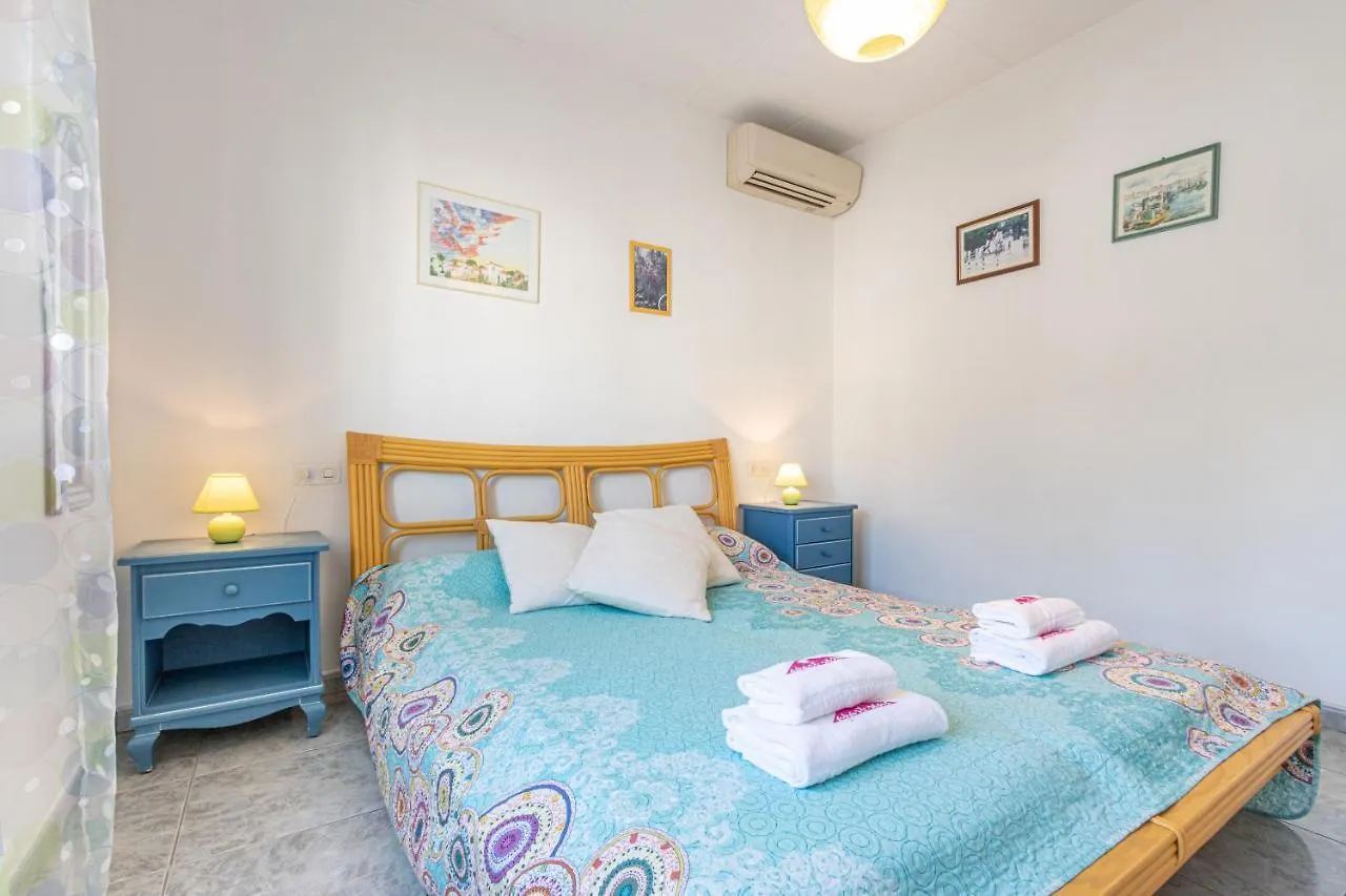 Apart-Rent Villa Creus 0038 Empuriabrava 0*,  Spain